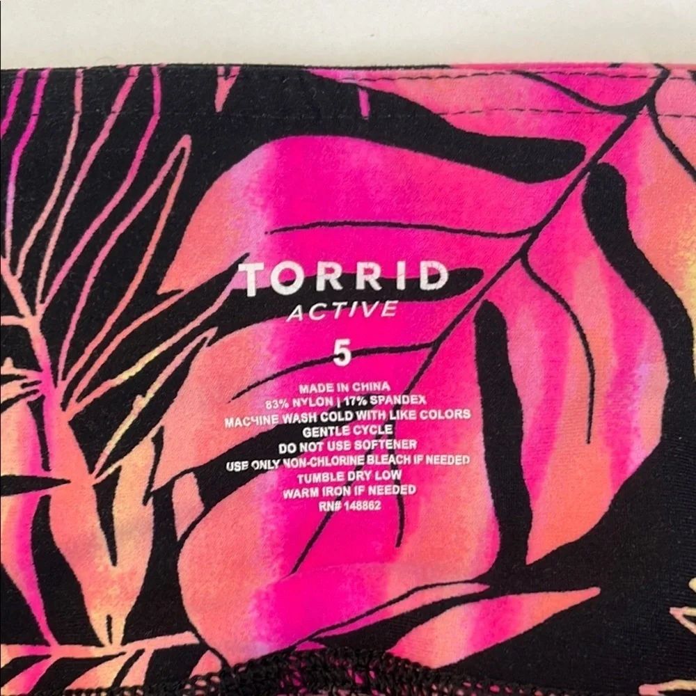 Torrid Performance Core 9” Pink Black Tropical Leaf Biker Workout Shorts Size 5